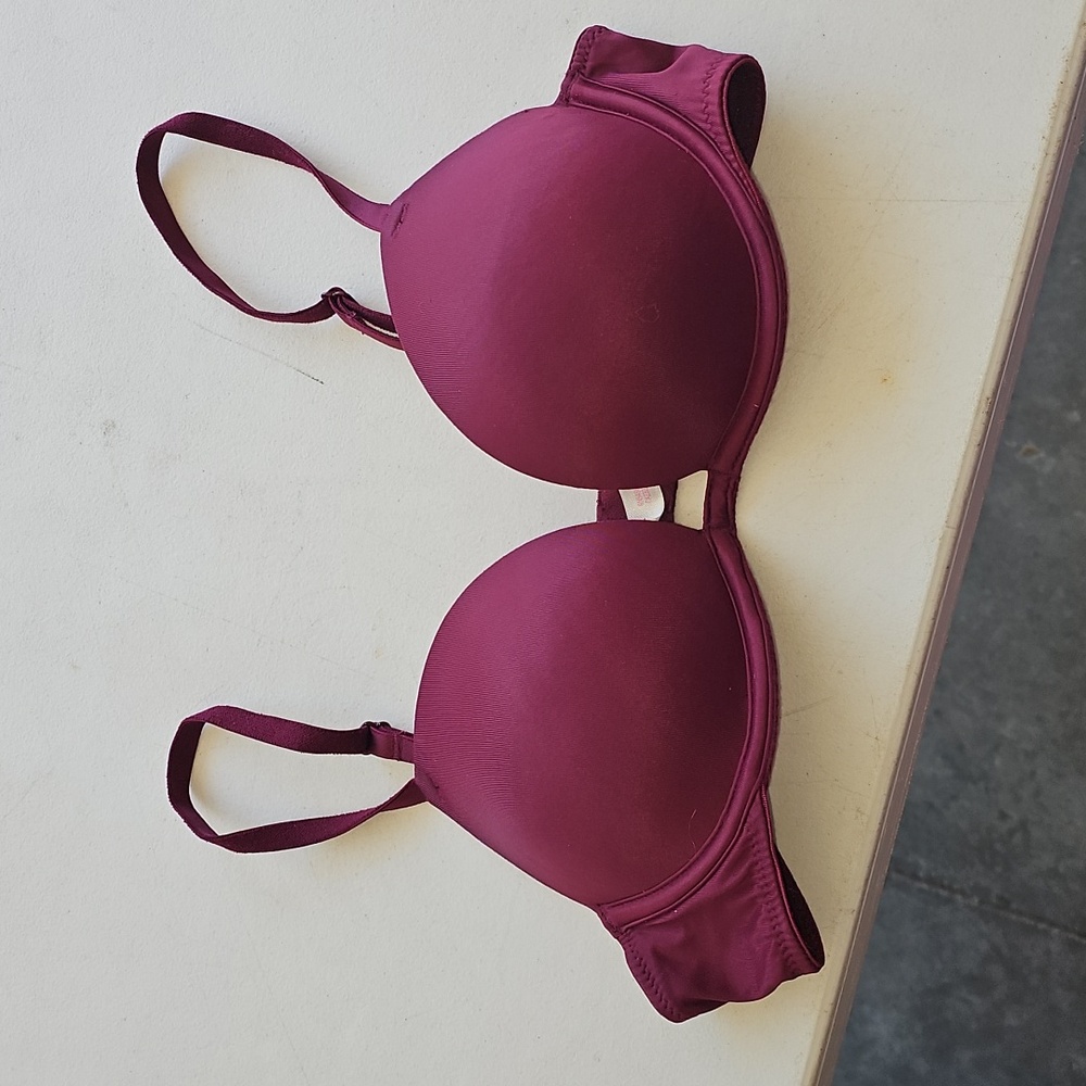 Womens sz VS PINK 34A bra. Where it everywhere super push up!!